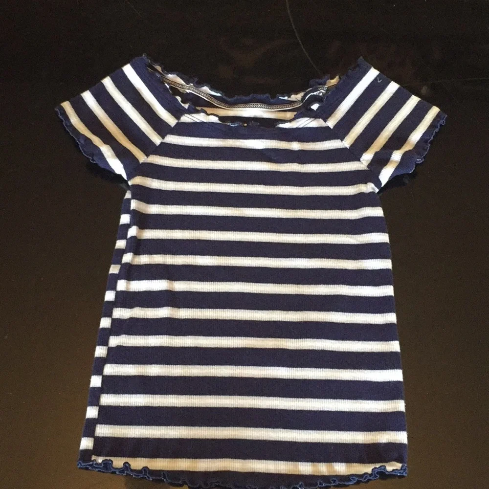 Justice t shirt striped blue and white size 6/7‎